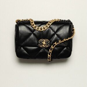 CHANEL 19 HANDBAG